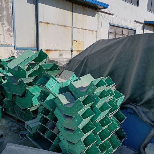 【南通玻璃鋼組合式橋架環(huán)氧樹(shù)脂橋架】- 